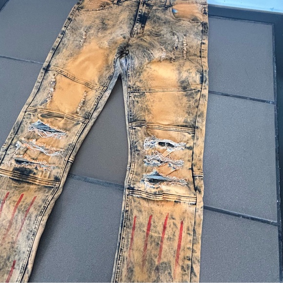 Distressed Men Jeans - Picture 2 of 8